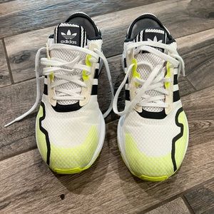 White with like yellow color Adidas swift Run X 10.5